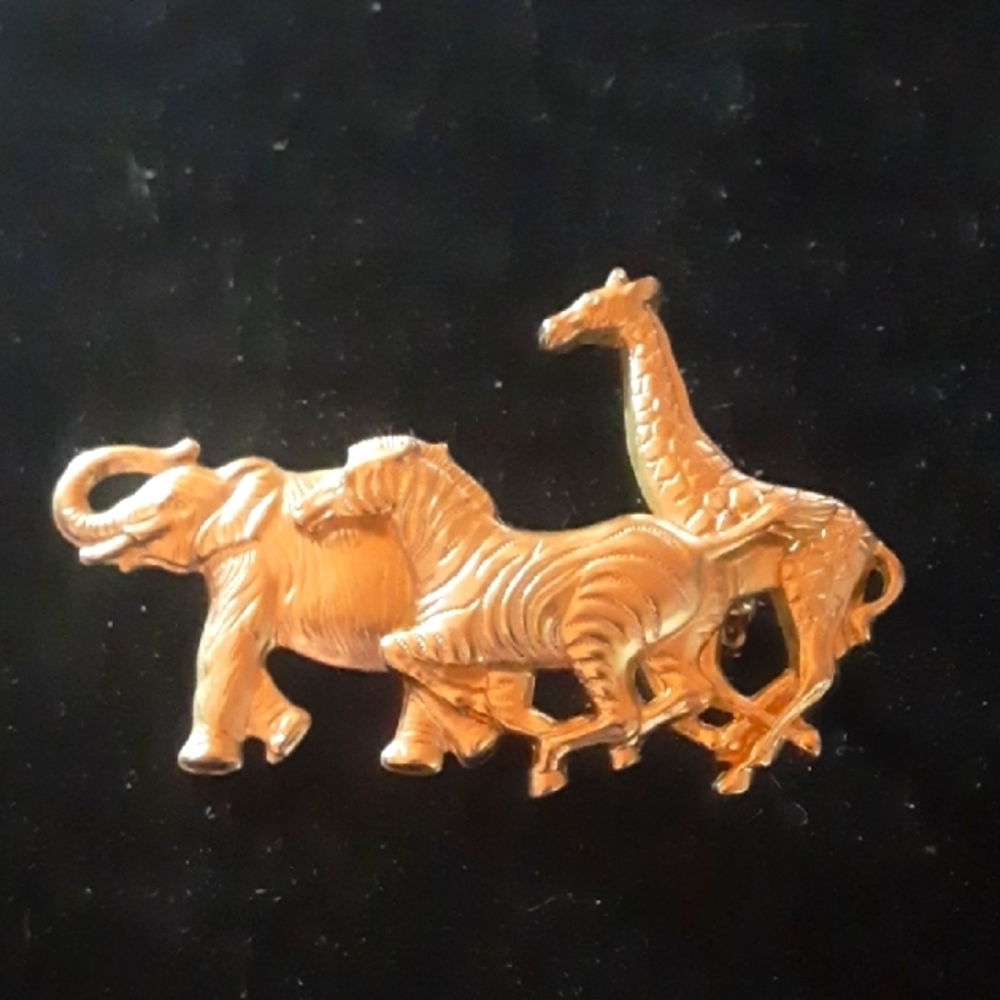 Gold Tone Animal Brooch (Premier Designs)